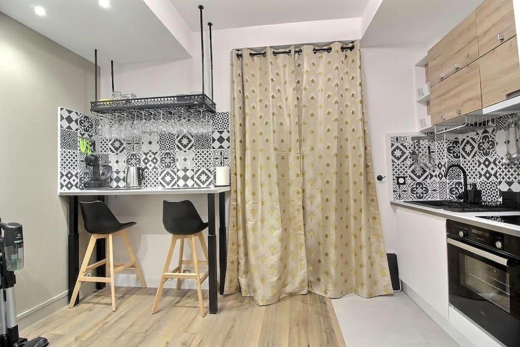 La Demeure Des 3 Colombes Lägenhet Bois-Colombes Exteriör bild